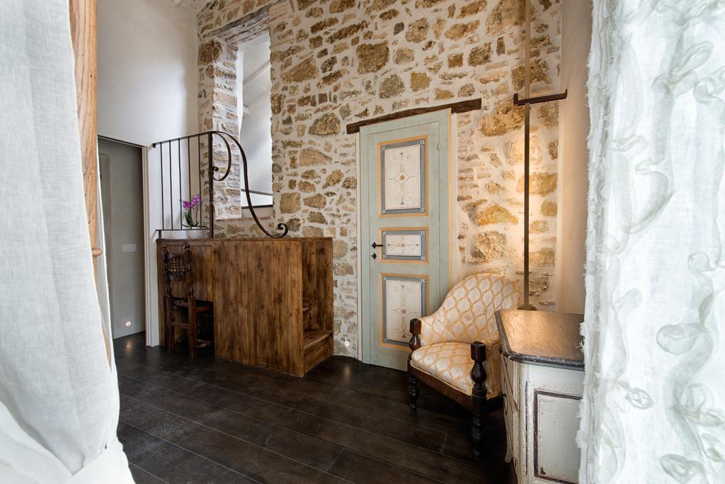 Drogheria E Locanda Franci Bed & Breakfast Montalcino Exterior photo